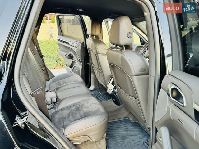 Черный Порше Каен, объемом двигателя 2.97 л и пробегом 131 тыс. км за 37999 $, фото 63 на Automoto.ua