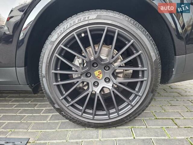 Черный Порше Каен, объемом двигателя 2.89 л и пробегом 114 тыс. км за 55555 $, фото 25 на Automoto.ua