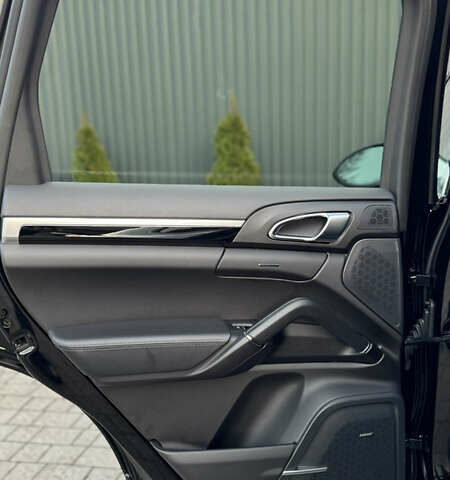 Черный Порше Каен, объемом двигателя 3.6 л и пробегом 113 тыс. км за 29500 $, фото 34 на Automoto.ua