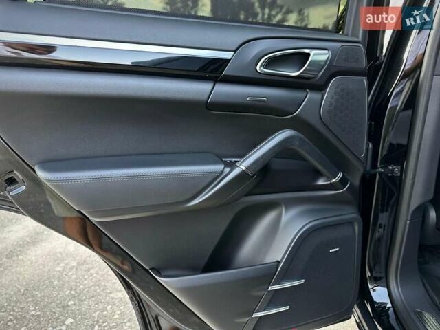 Чорний Порше Cayenne, об'ємом двигуна 3.6 л та пробігом 103 тис. км за 36000 $, фото 77 на Automoto.ua
