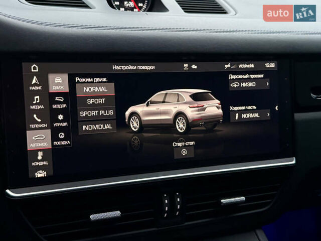 Чорний Порше Cayenne, об'ємом двигуна 2.9 л та пробігом 99 тис. км за 70000 $, фото 32 на Automoto.ua