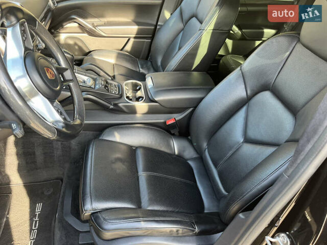 Черный Порше Каен, объемом двигателя 3.6 л и пробегом 88 тыс. км за 40000 $, фото 7 на Automoto.ua