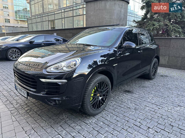 Черный Порше Каен, объемом двигателя 3 л и пробегом 180 тыс. км за 34800 $, фото 2 на Automoto.ua
