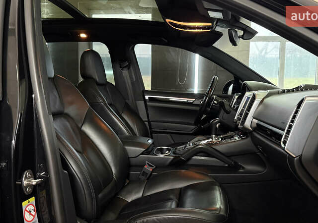 Чорний Порше Cayenne, об'ємом двигуна 3 л та пробігом 146 тис. км за 45500 $, фото 28 на Automoto.ua