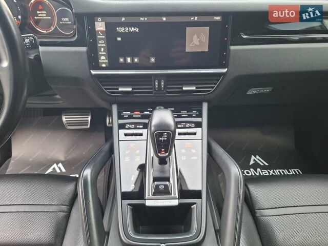 Черный Порше Каен, объемом двигателя 2.89 л и пробегом 114 тыс. км за 55555 $, фото 23 на Automoto.ua