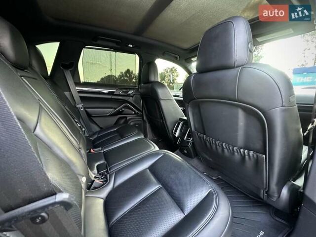 Чорний Порше Cayenne, об'ємом двигуна 3.6 л та пробігом 103 тис. км за 36000 $, фото 56 на Automoto.ua
