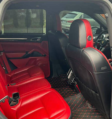Чорний Порше Cayenne, об'ємом двигуна 3.6 л та пробігом 185 тис. км за 36000 $, фото 9 на Automoto.ua