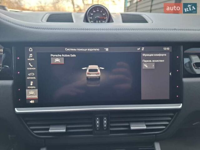 Черный Порше Каен, объемом двигателя 2.89 л и пробегом 114 тыс. км за 55555 $, фото 16 на Automoto.ua