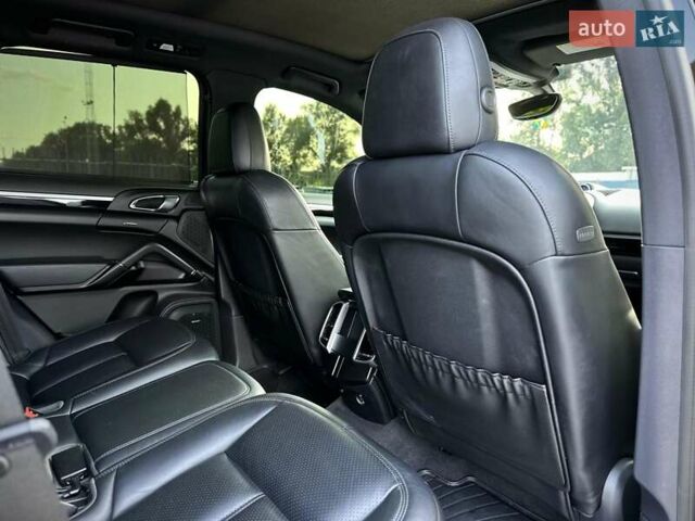 Чорний Порше Cayenne, об'ємом двигуна 3.6 л та пробігом 103 тис. км за 36000 $, фото 61 на Automoto.ua
