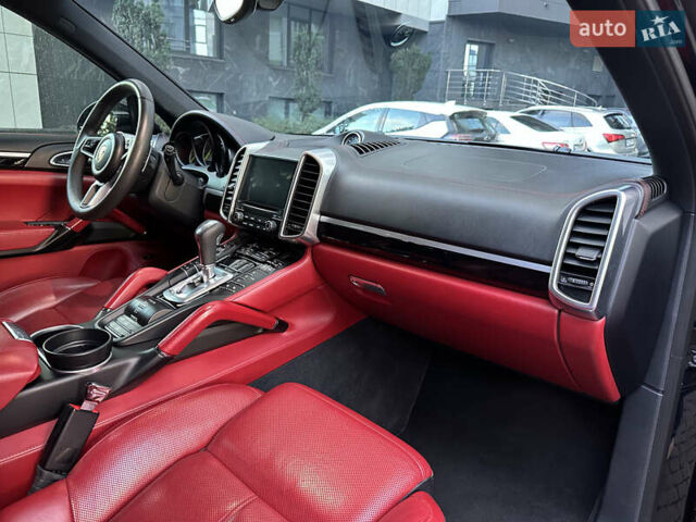 Черный Порше Каен, объемом двигателя 3 л и пробегом 180 тыс. км за 34800 $, фото 13 на Automoto.ua