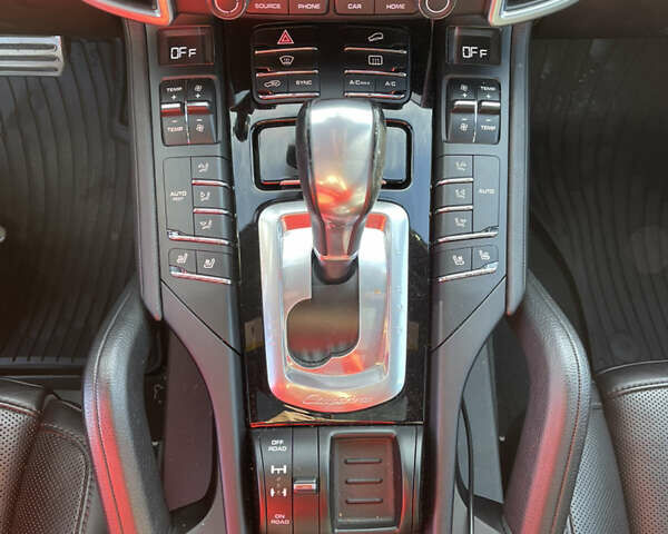 Черный Порше Каен, объемом двигателя 3.6 л и пробегом 88 тыс. км за 35999 $, фото 13 на Automoto.ua