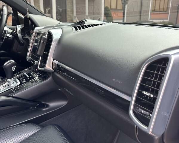 Черный Порше Каен, объемом двигателя 3.6 л и пробегом 64 тыс. км за 28999 $, фото 67 на Automoto.ua