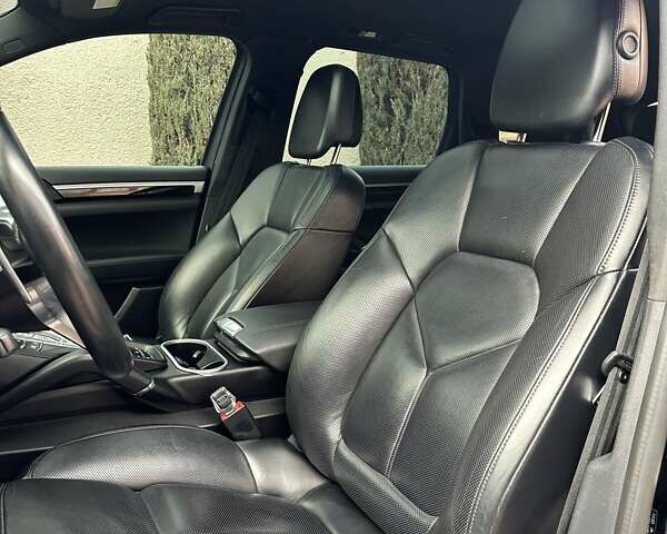 Черный Порше Каен, объемом двигателя 3.6 л и пробегом 64 тыс. км за 28999 $, фото 57 на Automoto.ua