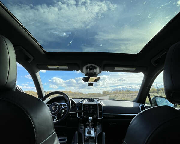 Черный Порше Каен, объемом двигателя 3.6 л и пробегом 88 тыс. км за 35999 $, фото 12 на Automoto.ua