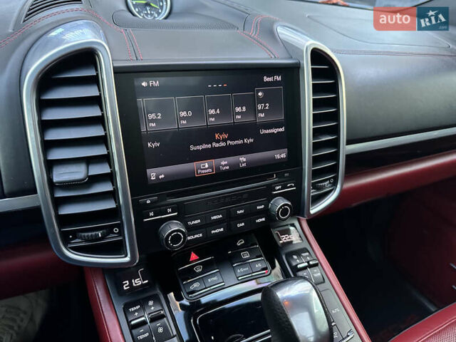 Черный Порше Каен, объемом двигателя 3 л и пробегом 180 тыс. км за 34800 $, фото 34 на Automoto.ua