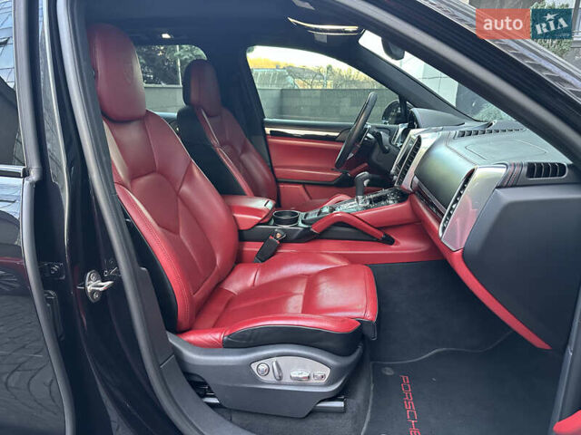 Черный Порше Каен, объемом двигателя 3 л и пробегом 180 тыс. км за 34800 $, фото 14 на Automoto.ua