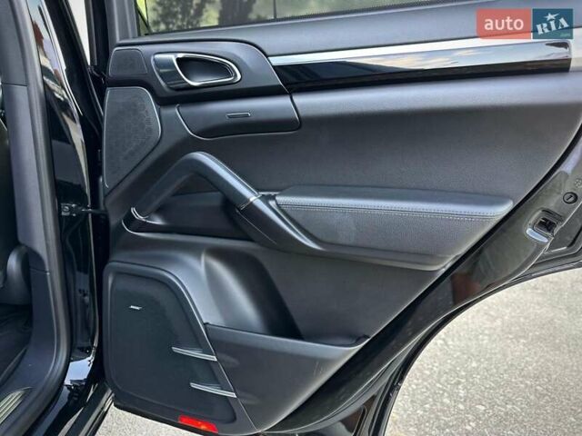 Чорний Порше Cayenne, об'ємом двигуна 3.6 л та пробігом 103 тис. км за 36000 $, фото 65 на Automoto.ua