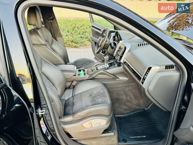 Черный Порше Каен, объемом двигателя 2.97 л и пробегом 131 тыс. км за 37999 $, фото 36 на Automoto.ua