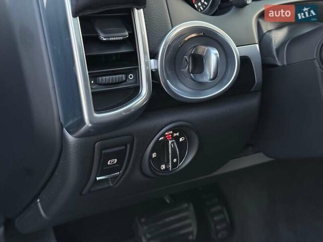 Черный Порше Каен, объемом двигателя 3.6 л и пробегом 99 тыс. км за 34000 $, фото 25 на Automoto.ua