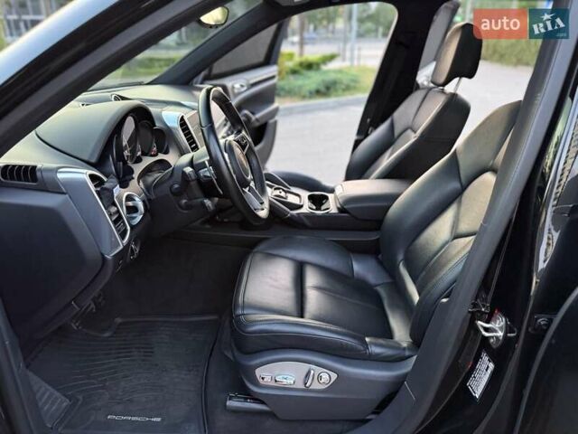 Черный Порше Каен, объемом двигателя 3.6 л и пробегом 99 тыс. км за 34000 $, фото 20 на Automoto.ua