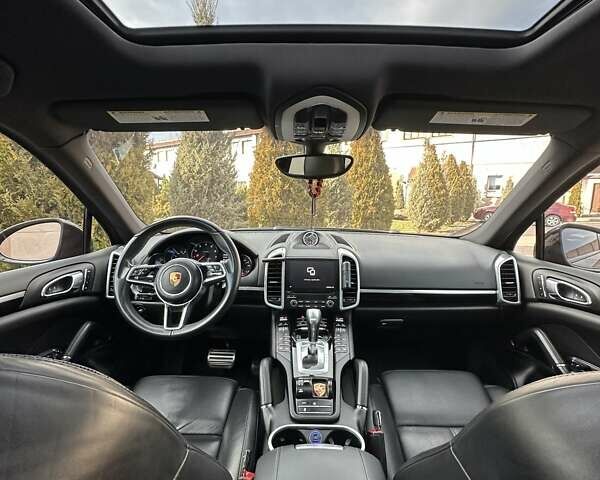 Черный Порше Каен, объемом двигателя 3.6 л и пробегом 64 тыс. км за 28999 $, фото 75 на Automoto.ua