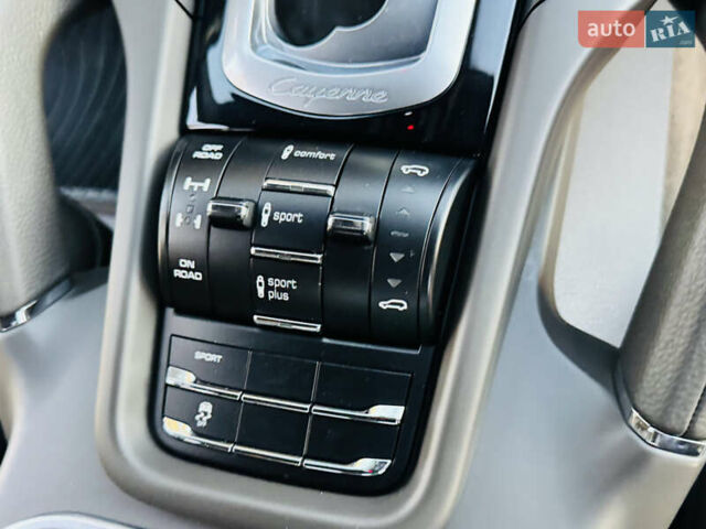 Черный Порше Каен, объемом двигателя 2.97 л и пробегом 131 тыс. км за 37999 $, фото 28 на Automoto.ua