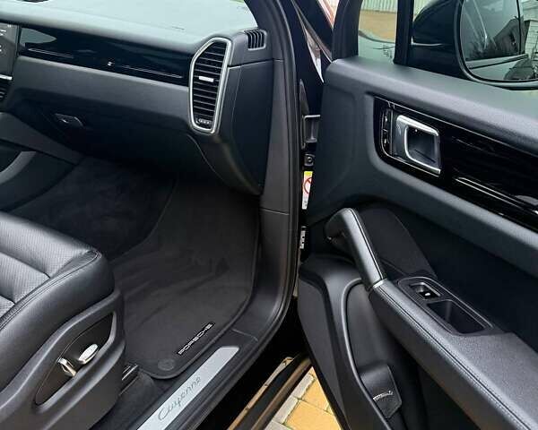 Чорний Порше Cayenne, об'ємом двигуна 3 л та пробігом 133 тис. км за 58000 $, фото 19 на Automoto.ua