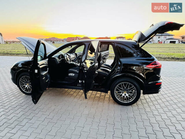 Черный Порше Каен, объемом двигателя 2.97 л и пробегом 131 тыс. км за 37999 $, фото 75 на Automoto.ua