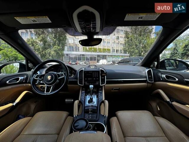 Чорний Порше Cayenne, об'ємом двигуна 3 л та пробігом 110 тис. км за 36000 $, фото 12 на Automoto.ua