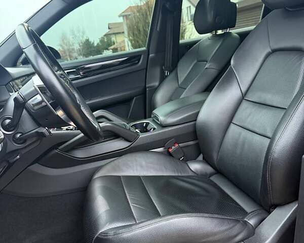 Чорний Порше Cayenne, об'ємом двигуна 3 л та пробігом 133 тис. км за 58000 $, фото 9 на Automoto.ua