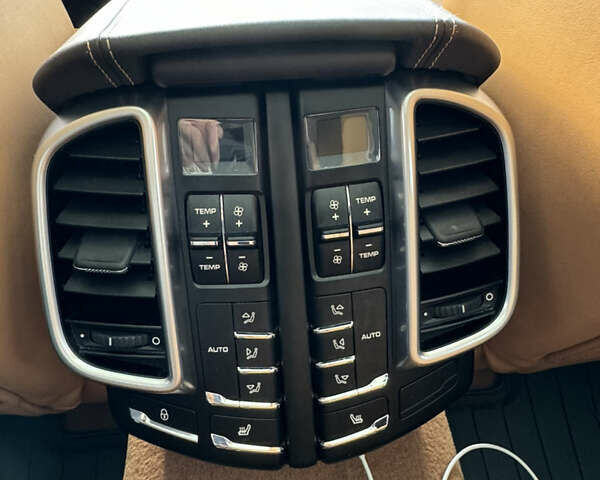 Черный Порше Каен, объемом двигателя 4.81 л и пробегом 100 тыс. км за 51000 $, фото 17 на Automoto.ua