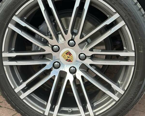 Черный Порше Каен, объемом двигателя 3.6 л и пробегом 64 тыс. км за 28999 $, фото 131 на Automoto.ua