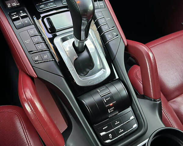 Черный Порше Каен, объемом двигателя 3 л и пробегом 180 тыс. км за 34800 $, фото 29 на Automoto.ua