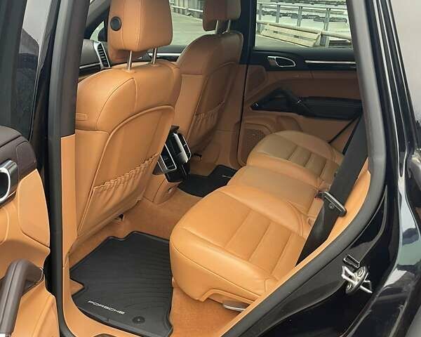 Чорний Порше Cayenne, об'ємом двигуна 3.6 л та пробігом 58 тис. км за 50000 $, фото 8 на Automoto.ua