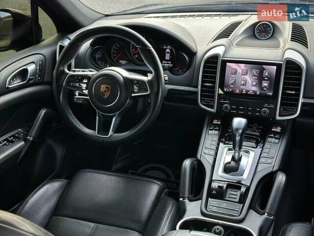 Чорний Порше Cayenne, об'ємом двигуна 3.6 л та пробігом 103 тис. км за 36000 $, фото 47 на Automoto.ua