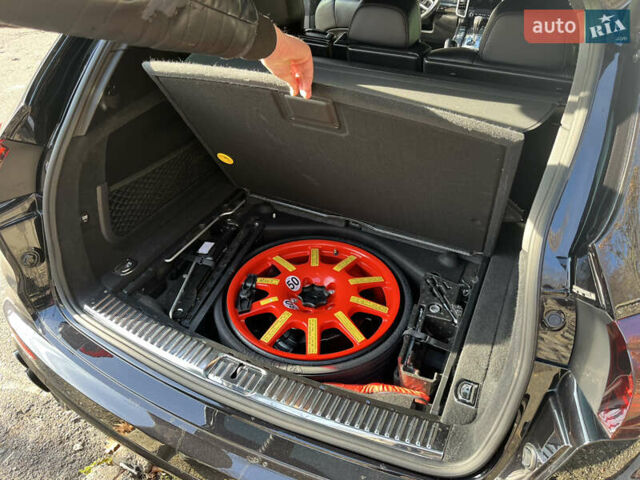 Черный Порше Каен, объемом двигателя 3.6 л и пробегом 88 тыс. км за 40000 $, фото 12 на Automoto.ua