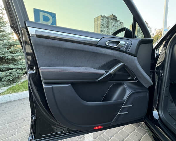 Черный Порше Каен, объемом двигателя 3.6 л и пробегом 142 тыс. км за 40500 $, фото 25 на Automoto.ua