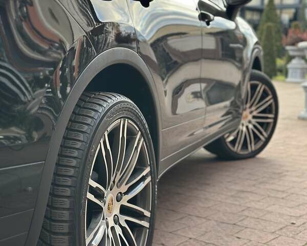 Черный Порше Каен, объемом двигателя 3.6 л и пробегом 64 тыс. км за 28999 $, фото 114 на Automoto.ua