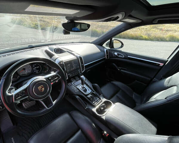 Черный Порше Каен, объемом двигателя 3.6 л и пробегом 88 тыс. км за 35999 $, фото 9 на Automoto.ua