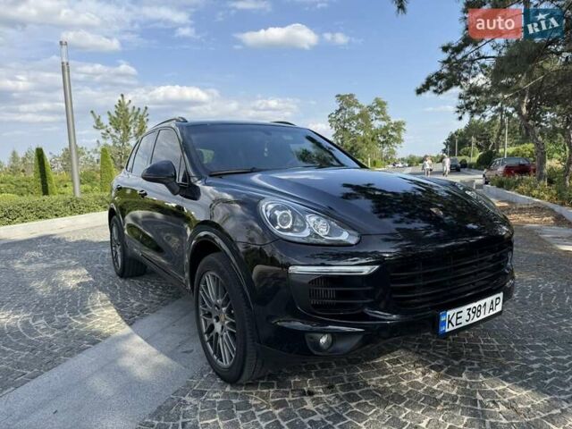 Порше Каен 2017 в Днепре (Днепропетровске) на Automoto.ua Черный Порше Каен, объемом двигателя 2.97 л и пробегом 64 тыс. км за 42500 $, фото 2 на Automoto.ua