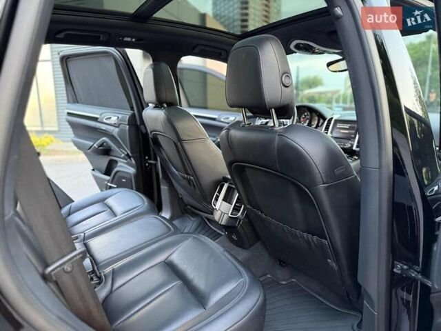 Черный Порше Каен, объемом двигателя 3.6 л и пробегом 99 тыс. км за 34000 $, фото 33 на Automoto.ua