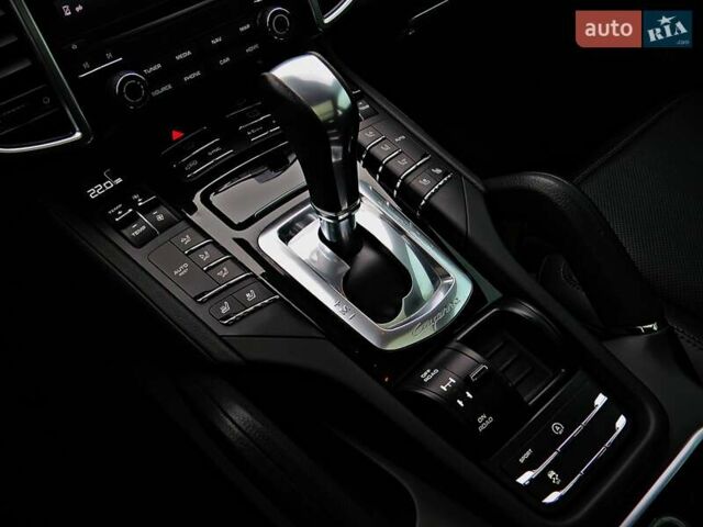 Чорний Порше Cayenne, об'ємом двигуна 3.6 л та пробігом 111 тис. км за 29900 $, фото 15 на Automoto.ua