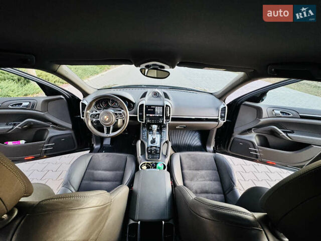 Черный Порше Каен, объемом двигателя 2.97 л и пробегом 131 тыс. км за 37999 $, фото 19 на Automoto.ua