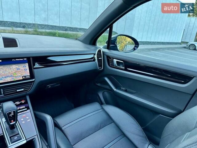 Черный Порше Каен, объемом двигателя 2.89 л и пробегом 76 тыс. км за 57800 $, фото 57 на Automoto.ua