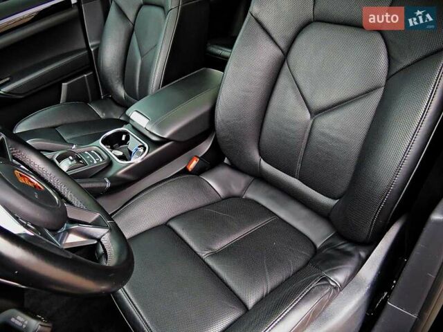 Чорний Порше Cayenne, об'ємом двигуна 3.6 л та пробігом 111 тис. км за 29900 $, фото 10 на Automoto.ua