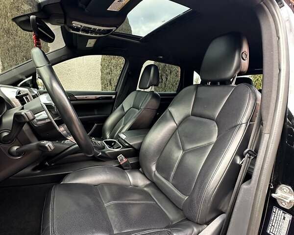 Черный Порше Каен, объемом двигателя 3.6 л и пробегом 64 тыс. км за 28999 $, фото 56 на Automoto.ua