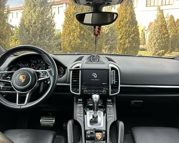 Черный Порше Каен, объемом двигателя 3.6 л и пробегом 64 тыс. км за 28999 $, фото 77 на Automoto.ua