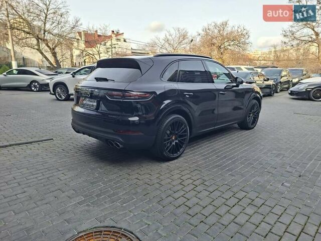 Черный Порше Каен, объемом двигателя 2.89 л и пробегом 114 тыс. км за 55555 $, фото 3 на Automoto.ua