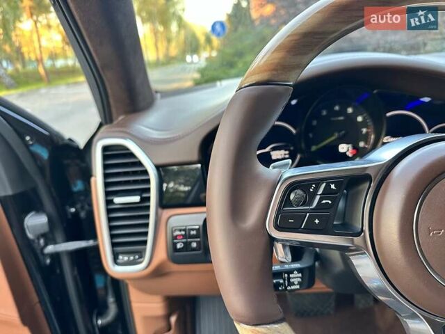 Черный Порше Каен, объемом двигателя 3 л и пробегом 170 тыс. км за 63500 $, фото 42 на Automoto.ua