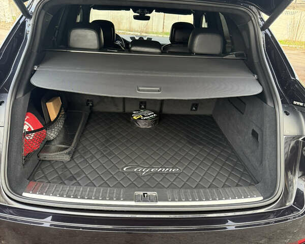 Чорний Порше Cayenne, об'ємом двигуна 3 л та пробігом 82 тис. км за 51000 $, фото 10 на Automoto.ua